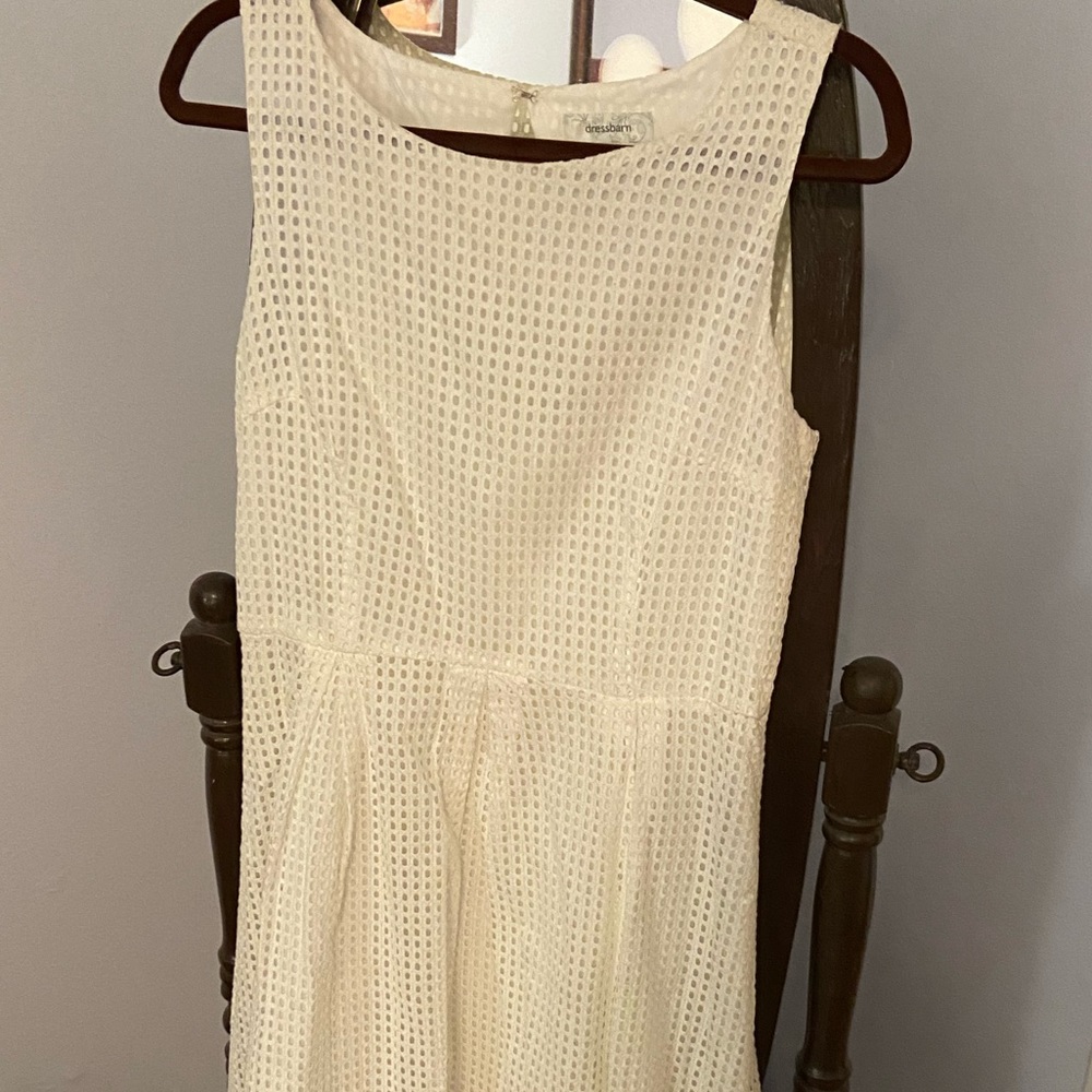 White sleeveless Dress